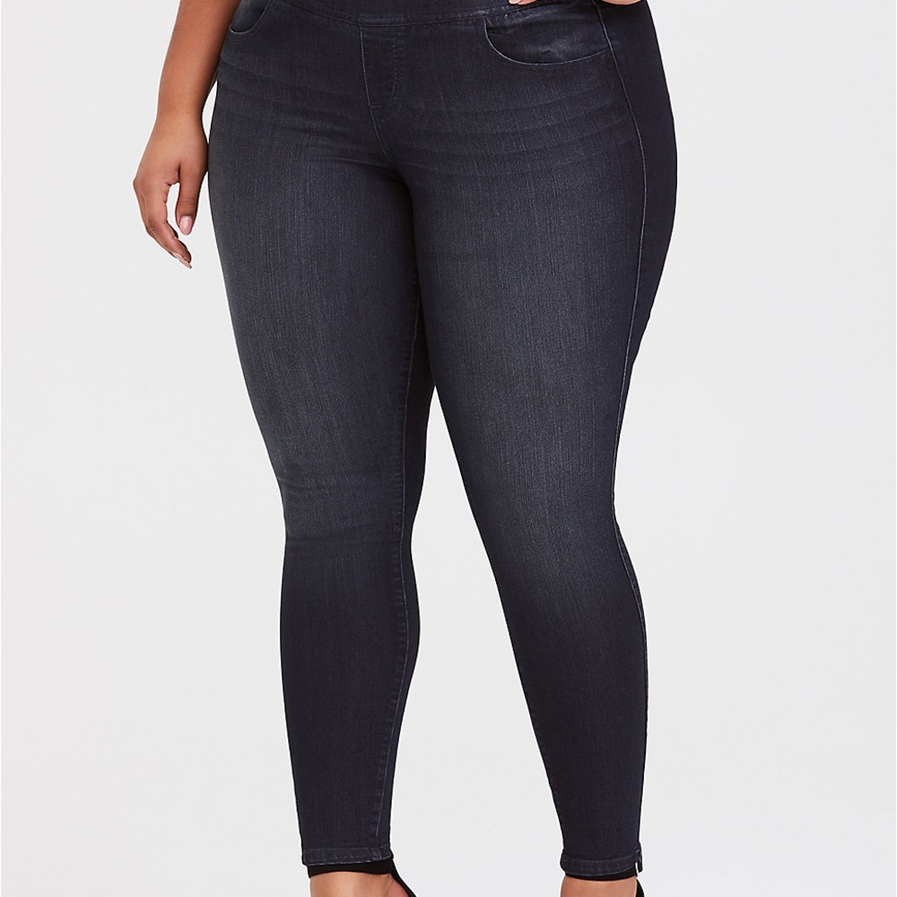 TORRID LEAN JEAN - SUPER STRETCH DARK WASH SIZE 3